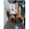 Image 1 : 4-Reef Brown Flip Flops - 4 X $