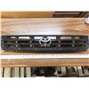 Image 1 : toyota grill