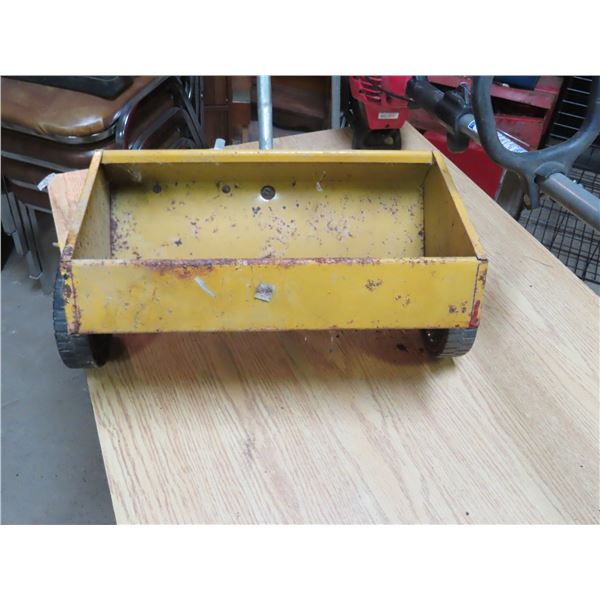 Yard Machines - 31CC Grass Trimmer 17" 2800M / Lawn Seader