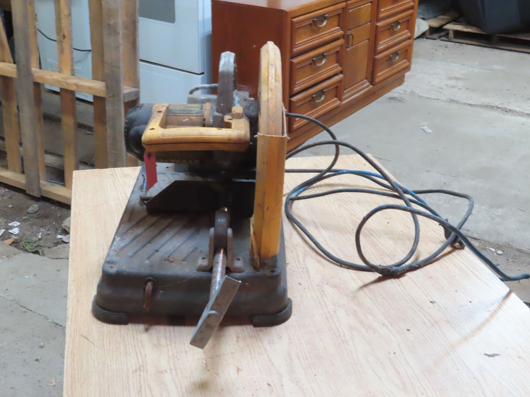 Dewalt 14" Chop Saw Serial Number 256547 Model DW871 Schmalz Auctions