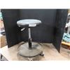 Image 1 : Ultra Pro - Shop Stool