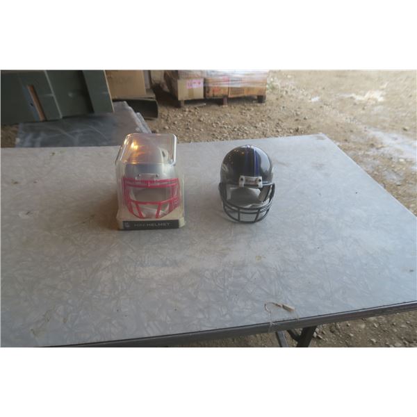 Baltimore Ravens & New England - mini football helmets