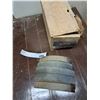 Image 1 : 60s ford front brake shoes