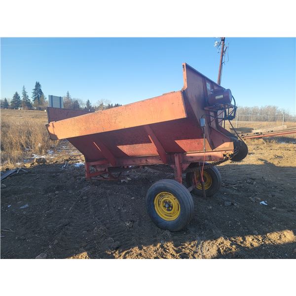 potato harvesting box trailer
