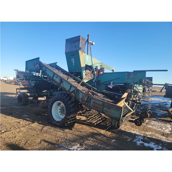 Lockwood Model 6030-0660 potato harvester Diesel