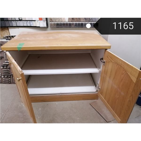 Nice large solid oak door base cabinet with oak countertop(solid nose). 2 roll out shelves inside.