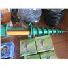 Image 5 : 4 x Bearings / 4 x Oil Seals / o-Ring Covers / Plastic Drill Bit / Racking
