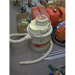 SHOP VAC AND HOSE