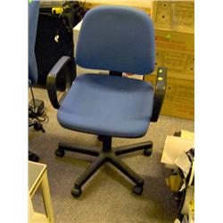 BLUE OFFICE CHAIR