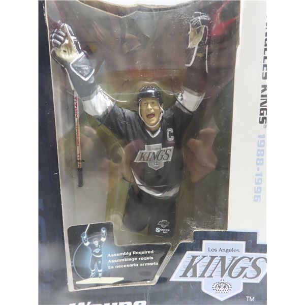 Wayne Gretzky 88-96 Kings figurine 14
