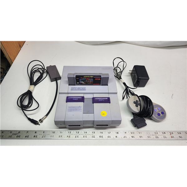 Super Nintendo game console - c/w power cable, game controller, 1 game (Street fighter II), and RF s