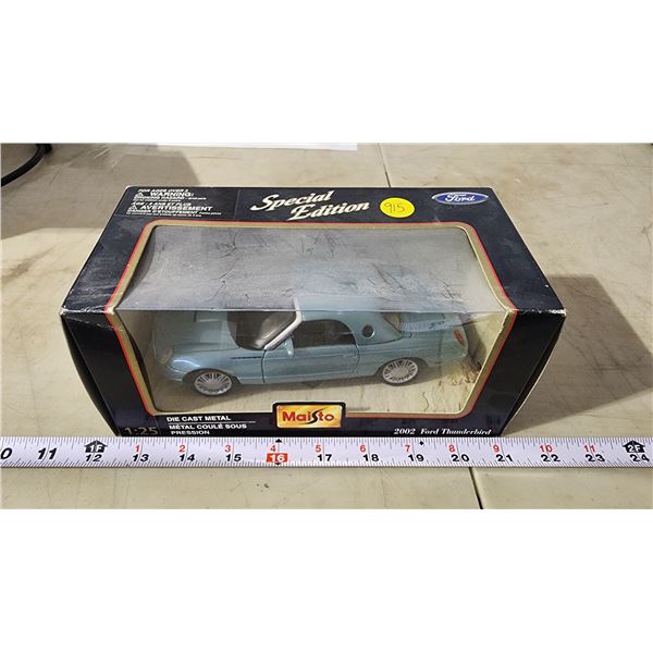 Maistro - 2002 Ford Thunderbird die cast 1:25 scale model collector's car - in box