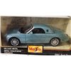 Image 2 : Maistro - 2002 Ford Thunderbird die cast 1:25 scale model collector's car - in box