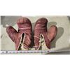 Image 2 : Vintage "Winwell" boxing gloves - good condition