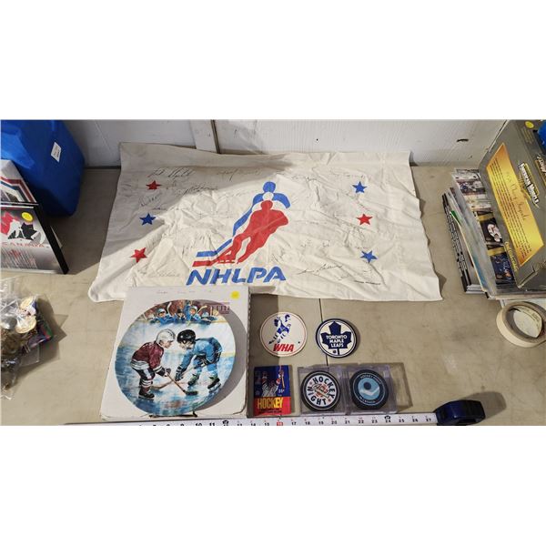 Collection of Hockey collectibles - Pillow case, Collector's décor plate, 2 sets of coaster, etc.