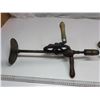Image 3 : 2 vintage hand drills