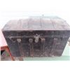 Image 1 : vintage trunk