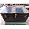 Image 2 : vintage trunk