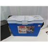 Image 2 : rubber maid carry cooler and storage tote