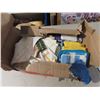 Image 1 : box of cloths