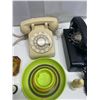 Image 6 : 2x telephones, 2x ashtray, salt and pepper KFC