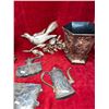 Image 4 : 10 pieces of vintage copper craft, including 2 urn style vases, 2 birds, and other pieces