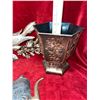 Image 5 : 10 pieces of vintage copper craft, including 2 urn style vases, 2 birds, and other pieces