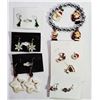 Image 1 : 12)  LOT OF CHRISTMAS THEMED JEWELLERY INCLUDING