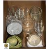 Image 1 : BOX OF SMALL VASES AND FLOWER POTS