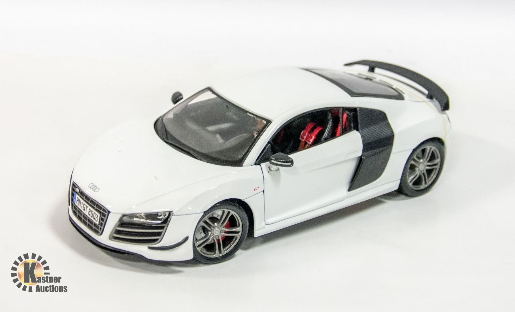 1/18 SCALE AUDI R8 GT DIECAST MODEL