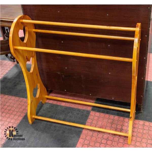 WOODEN QUILT RACK