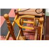 Image 2 : ANTIQUE WOOL WINDER