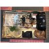 Image 1 : FLAT OF SMALL REPTILE TANK ACCESSORIES INCLUDING