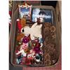 Image 1 : BOX WITH CHRISTMAS ITEMS INCL. TRAIN MUSICAL