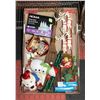 Image 1 : FLAT WITH CHRISTMAS ITEMS INCL. SANTA &