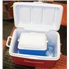 Image 1 : 2PCS RUBBERMAID COOLERS WITH ICE PACKS