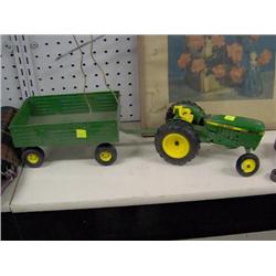 METAL JOHN DEERE TRACTOR & TRAILER