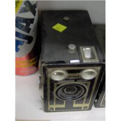 BROWNIE SIX-SIXTEEN TARGET CAMERA