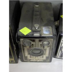 BROWNIE SIX-TWENTY CAMERA