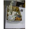 Image 1 : BOX MISC. CHINA ITEMS