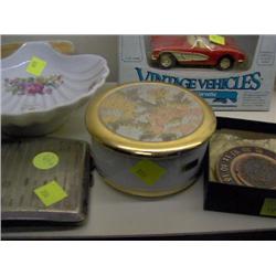 24KT GOLD PORCELAIN POWDER BOX