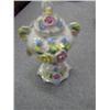 Image 2 : FLOWERED PORCELAIN URN