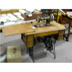 SINGER TREADLE SEWING MACHINE
