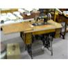 Image 1 : SINGER TREADLE SEWING MACHINE