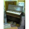 Image 1 : FOLDING PUMP ORGAN