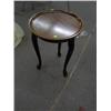 Image 1 : WALNUT QUEEN ANN WINE TABLE