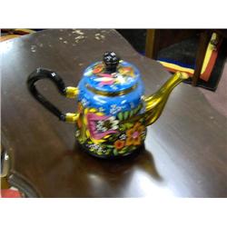 TEA POT