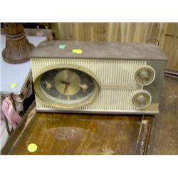 OLD ALARM CLOCK RADIO