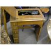 Image 1 : SINGER SEWING MACHINE IN STAND
