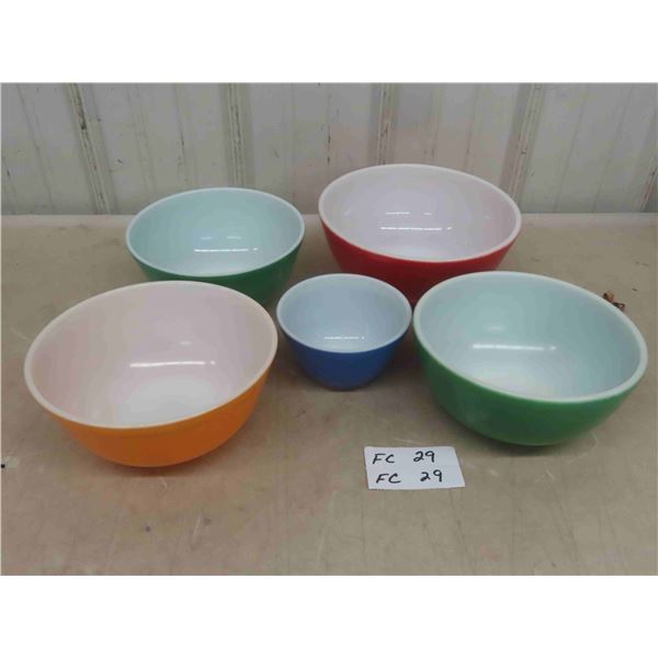 5 Colored Pyrex Mixing Bowls 